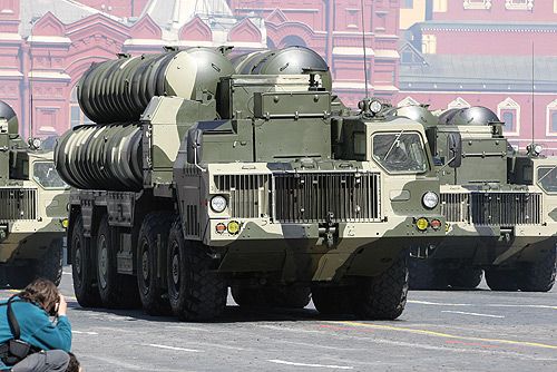 Αντιπυραυλικά συστήματα S-300 ετοιμάζεται να παραδώσει η Ρωσία στο Ιράν