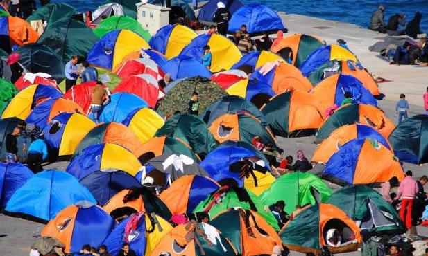 Σάμος: Ο Δήμος σε συνεργασία με φορείς ανέλαβε τη σίτιση 1.200 προσφύγων