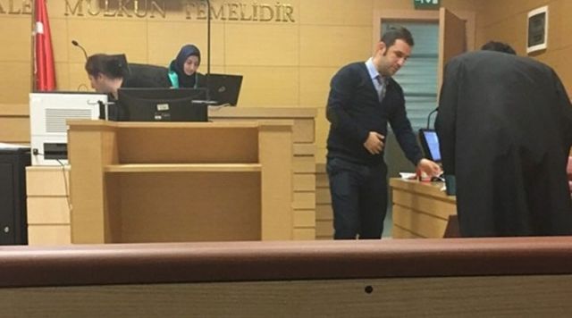 Η πρώτη δικαστής με ισλαμική μαντήλα στην Τουρκία