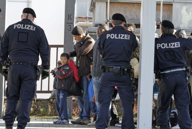 H Γερμανία κατέληξε σε «κέντρα καταγραφής» αντί για ζώνες τράνζιτ