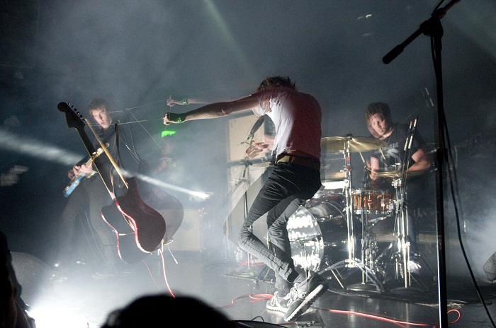 A Place To Bury Strangers και Grooms: Από την Νέα Υόρκη στην Ελλάδα