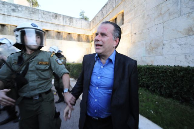 Κουμουτσάκος: Απαιτώ την άμεση σύλληψη των δραστών