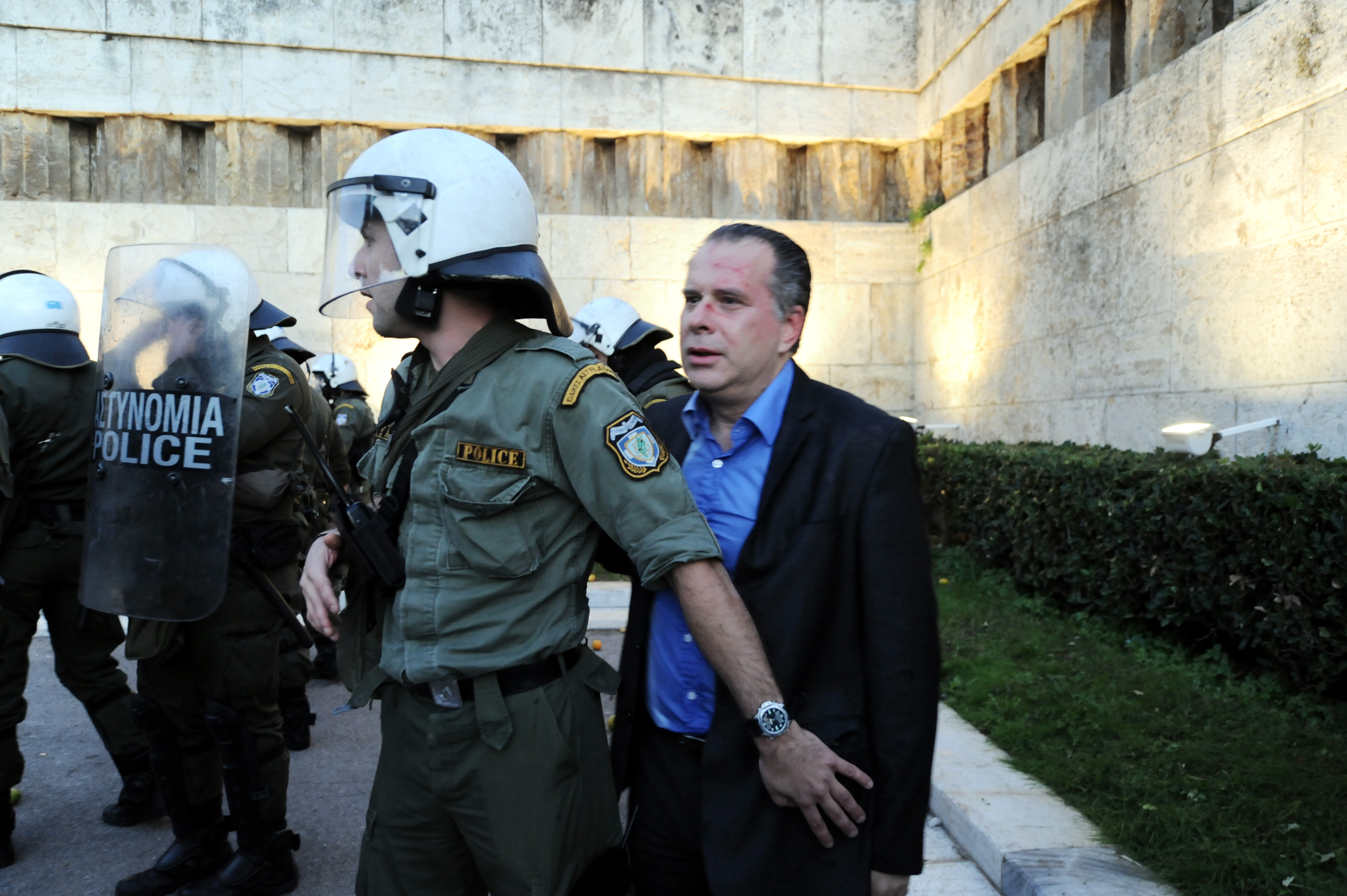 Μία σύλληψη για την επίθεση στον Γ.Κουμουτσάκο