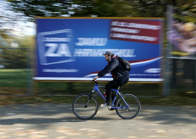 Με το βλέμμα στο προσφυγικό ψηφίζει η Κροατία