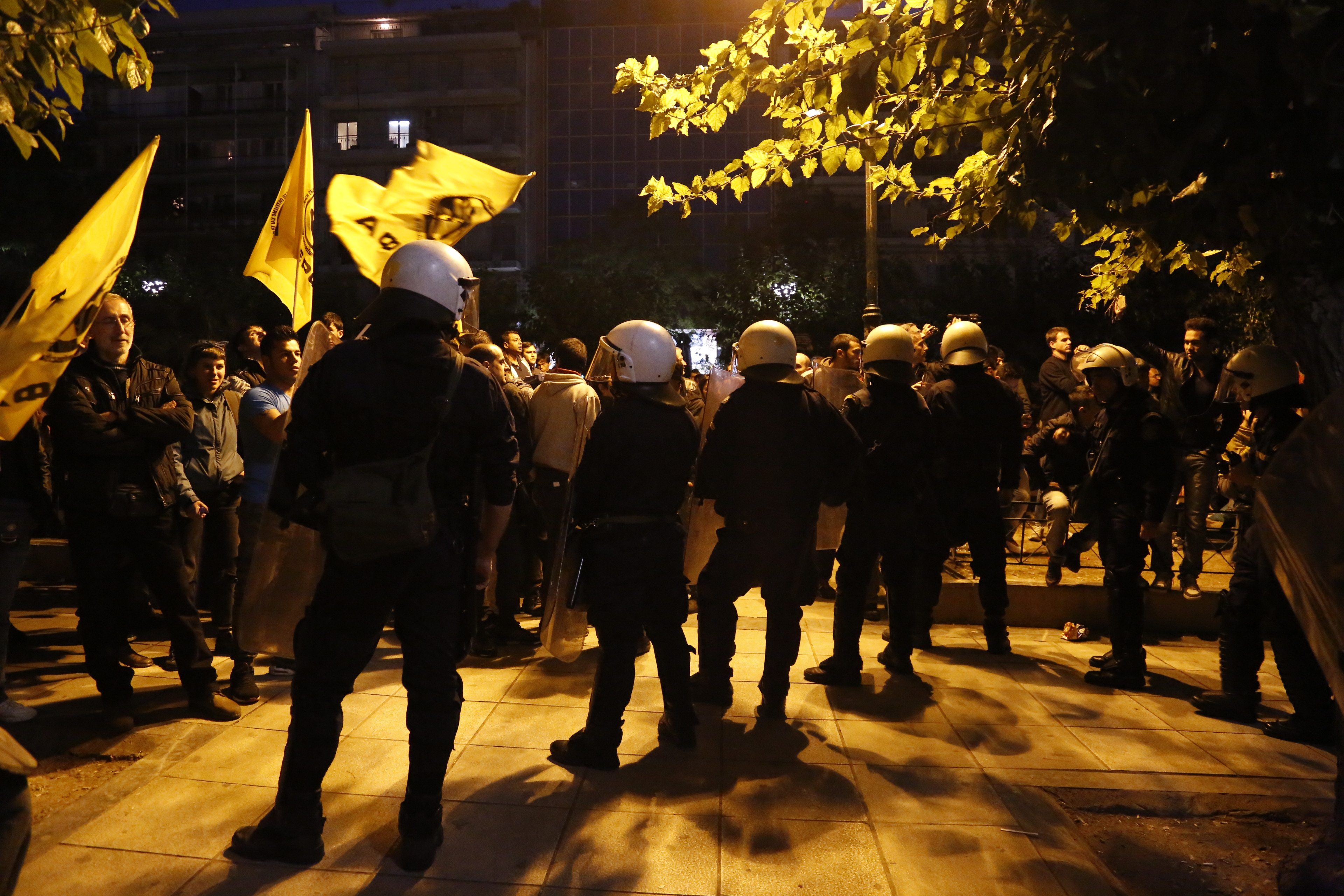 Αντίπαλες συγκεντρώσεις στην πλατεία Βικτωρίας για την παρουσία προσφύγων