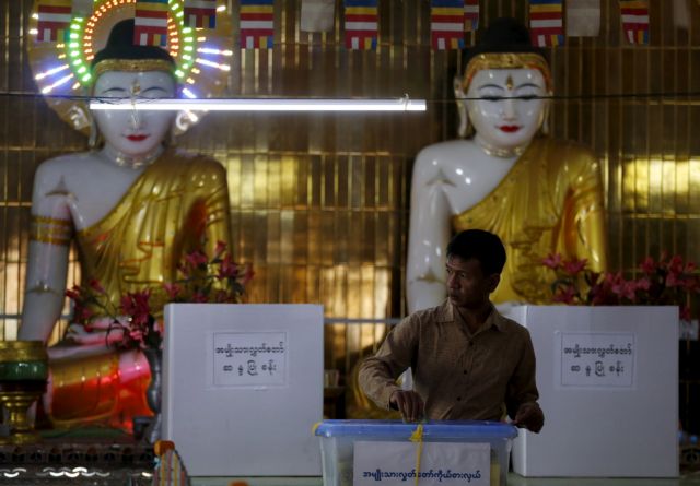 Ιστορικές εκλογές στη Μιανμάρ, «πρωταγωνίστρια» η Σούου Κίι