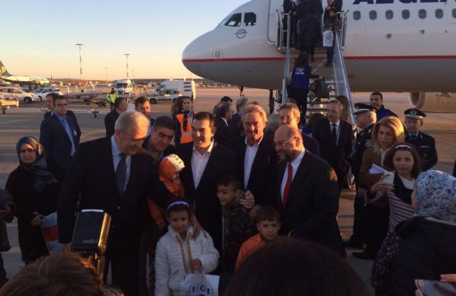 Σόιμπλε κατά Σουλτς για «λάθος εικόνα» ότι όλοι οι πρόσφυγες είναι ευπρόσδεκτοι