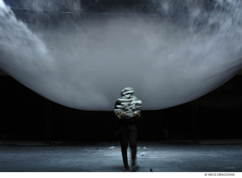 Ακόμα 10 παραστάσεις για το «Still Life» του Δημήτρη Παπαϊωάννου