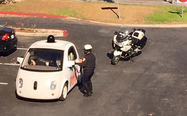 Παρ’ ολίγον κλήση σε αυτοκίνητο της Google για… υπερβολική βραδύτητα