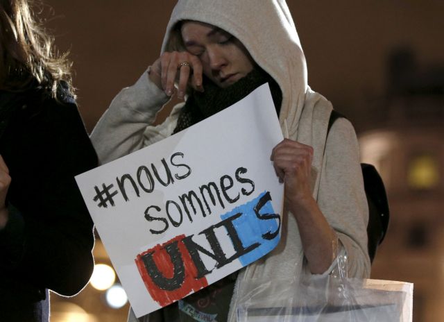 Νεκροί τουλάχιστον 16 ξένοι υπήκοοι από τις επιθέσεις στο Παρίσι