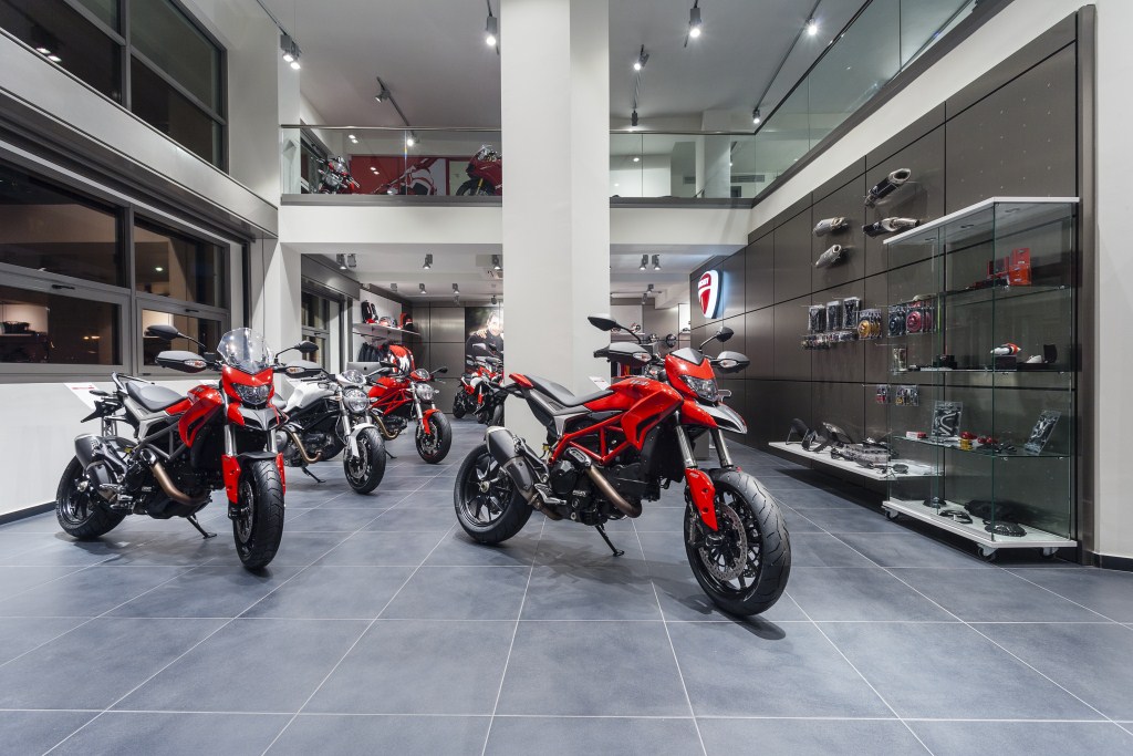 Kosmocar: Νέα υπηρεσία παροχής αυτοκινήτου αντικατάστασης Audi για τους κατόχους Ducati