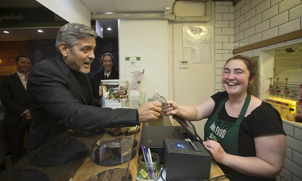 Επίσκεψη Τζορτζ Κλούνεϊ  σε καφετέρια που στηρίζει άστεγους