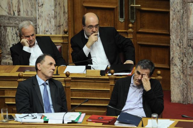 Σκληρές αντιπαραθέσεις για τα προαπαιτούμενα στη Βουλή – το βράδυ η ψηφοφορία