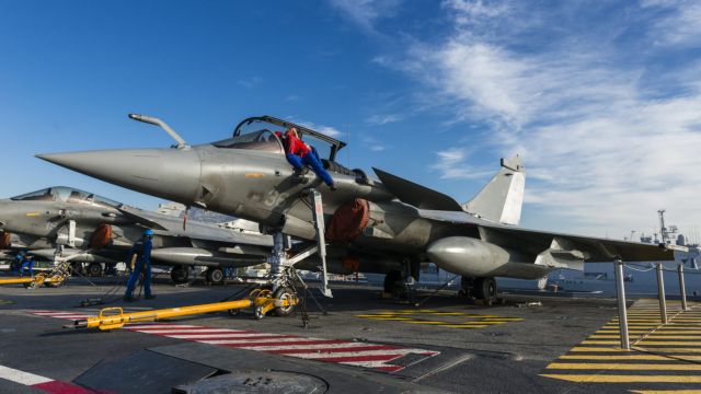 Πρώτες επιχειρήσεις κατά της ISIS από το αεροπλανοφόρο Σαρλ ντε Γκωλ