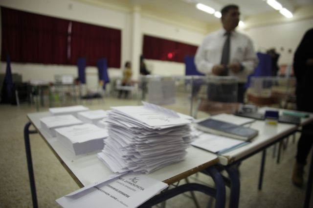 Ασφυκτικά τα περιθώρια για τις «γαλάζιες» κάλπες