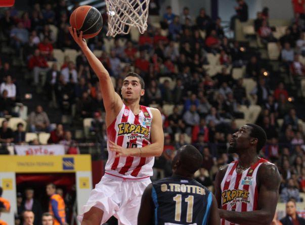 Περίπατος του Ολυμπιακού επί του Κόροιβου με 83-64