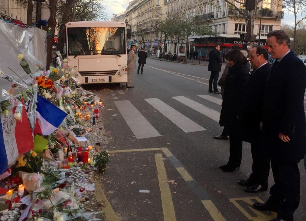 Κάμερον: Προσφέρει στους Γάλλους βάση στην Κύπρο