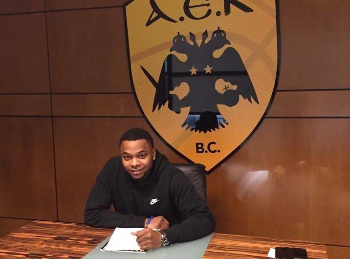 Ο Κούπερ υπέγραψε το νέο του συμβόλαιο με την ΚΑΕ ΑΕΚ