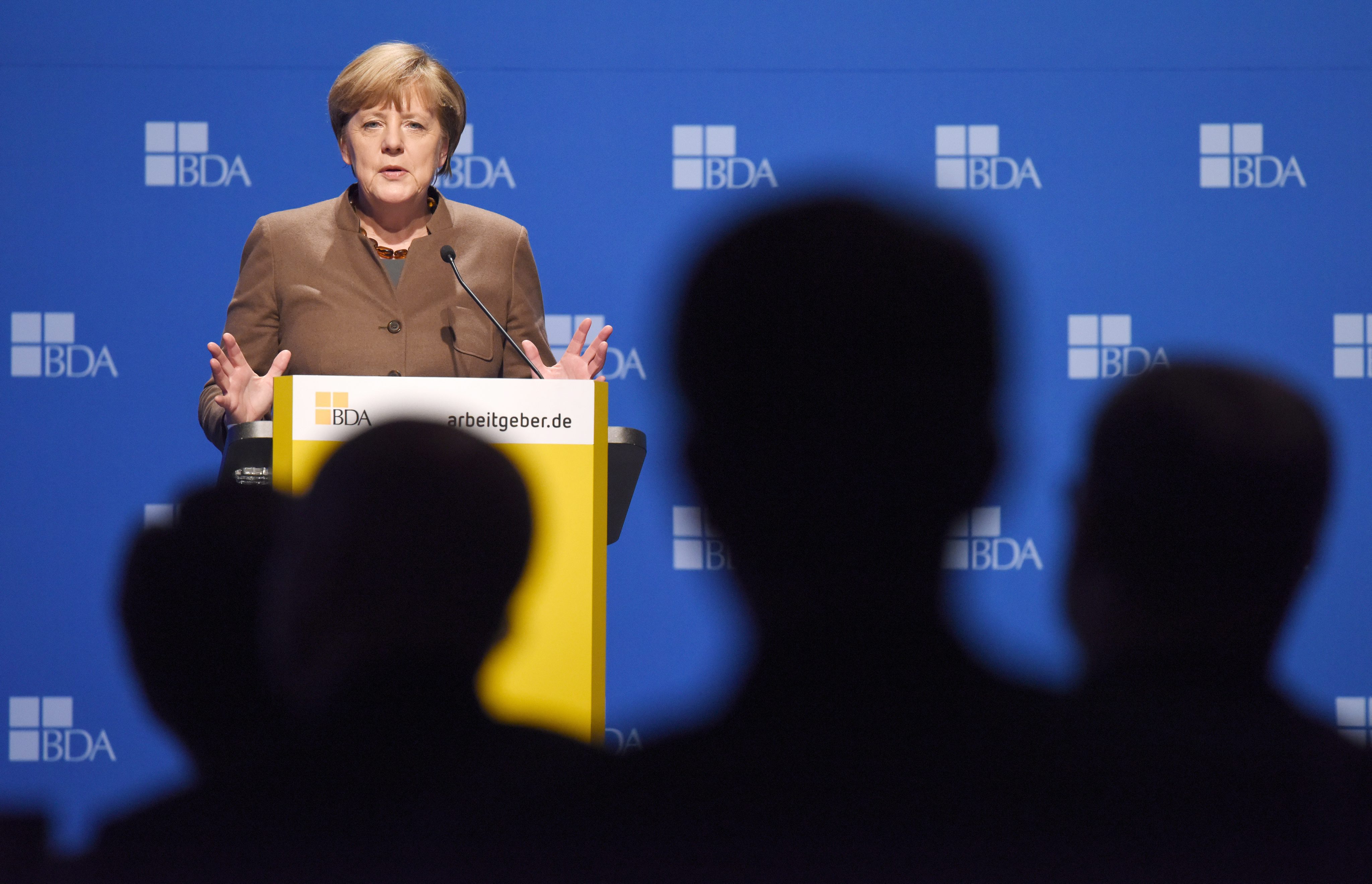 Επανέρχεται στο θέμα της ελληνοτουρκικής συνεργασίας στο Αιγαίο η Μέρκελ