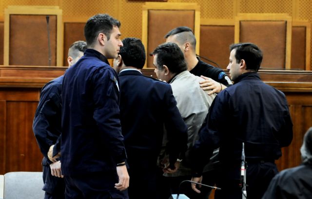 Δίκη ΧΑ: Επεισόδιο με κατηγορούμενο που απείλησε αυτόπτη μάρτυρα