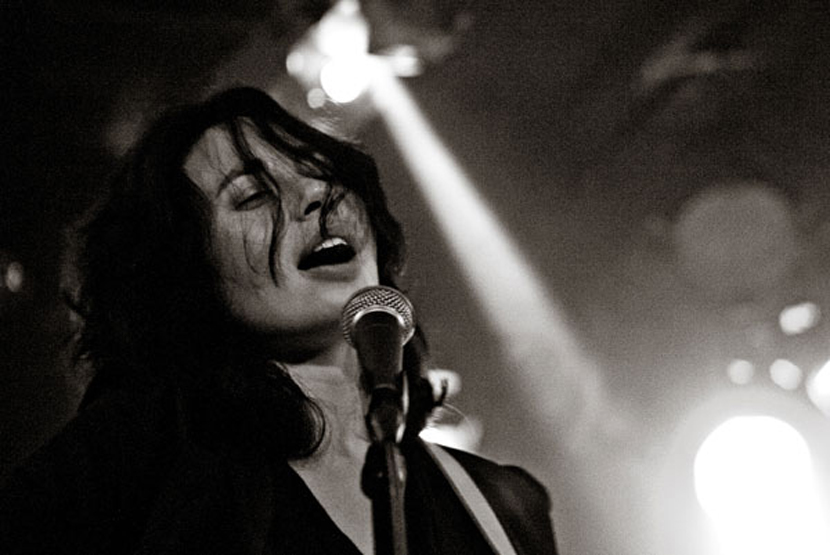 Η Chinawoman με επιρροές από Γιόκο Όνο και κινηματογράφο ξανά στην Ελλάδα