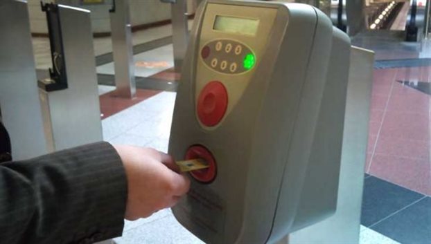 Διαγράφουν τα πρόστιμα ανέργων στις συγκοινωνίες