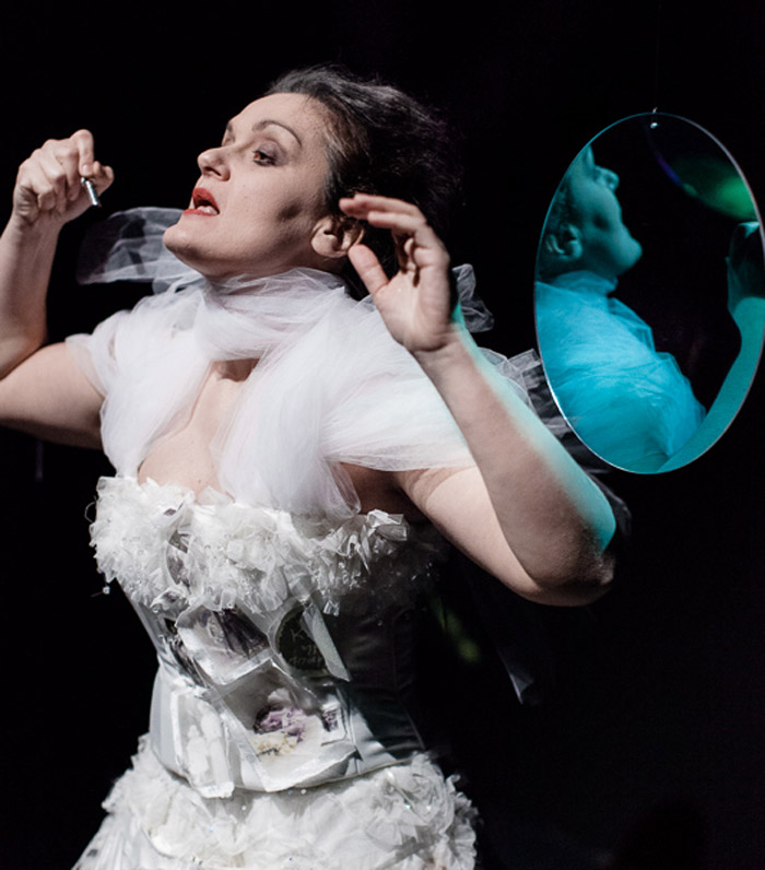 «Η πιο δυνατή» του Στρίντμπεργκ με την Ελένη Κούστα υπό τη συνοδεία τσέλου