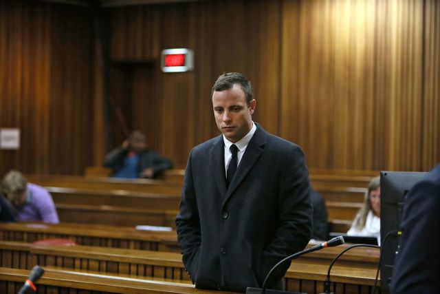 Καταβάλει εγγύηση για να μείνει εκτός φυλακής ο Πιστόριους