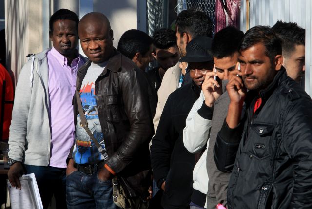 Εκκρεμή παραμένουν εκατοντάδες αιτήματα προσφύγων για μετεγκατάσταση