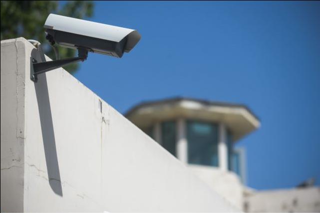 Βρήκαν τούνελ στις φυλακές Τρικάλων