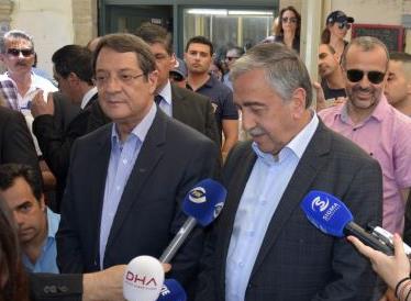 Αναστασιάδης – Ακιντζί: Ευχές στους Κυπρίους με κοινό τηλεοπτικό μήνυμα