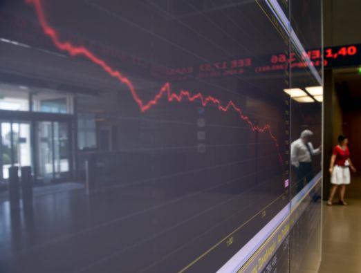 Υποχωρεί στο Χρηματιστήριο την Παρασκευή, υπό το βάρος των τραπεζών