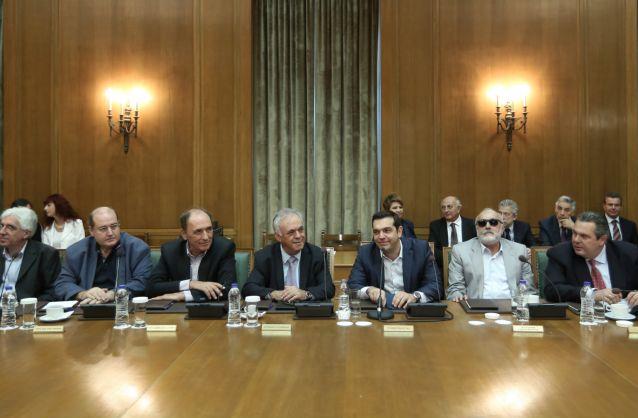 Συνεδριάζει το τελευταίο Υπουργικό Συμβούλιο για το 2015