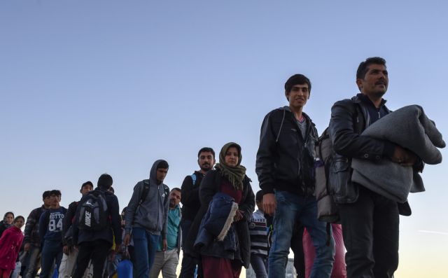 Απευθείας μεταφορά προσφύγων από την Τουρκία εξετάζει η Κομισιόν