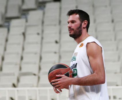 Χωρίς Φώτση άρχισε η προετοιμασία εν όψει Μπαρτσελόνα