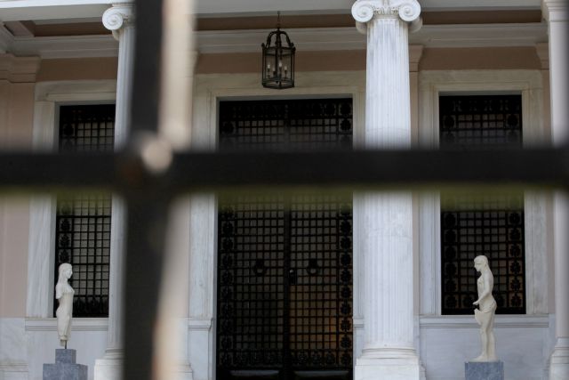 Το Μαξίμου καλλιεργεί κλίμα πόλωσης εν όψει ψηφοφοριών στη Βουλή