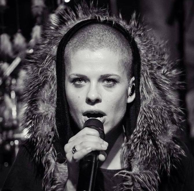 Κερδίστε προσκλήσεις για τις συναυλίες της Kovacs στην Αθήνα