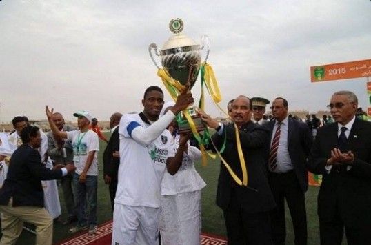 Ο δικτάτορας της Μαυριτανίας διέκοψε το ντέρμπι και διέταξε πέναλτι