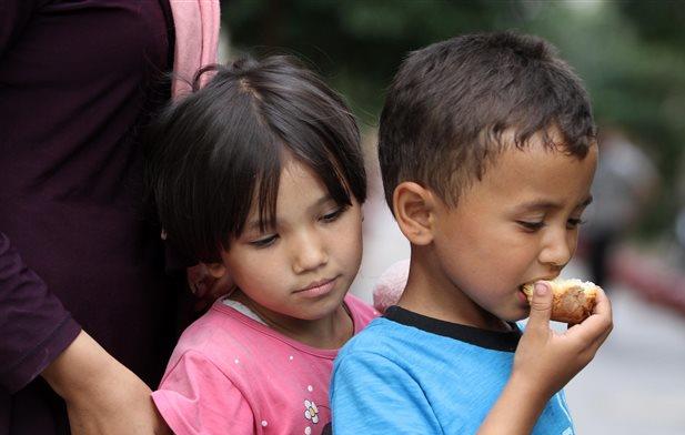 Συγκεντρώνουν παιχνίδια για προσφυγόπουλα και σκορπίζουν χαμόγελα