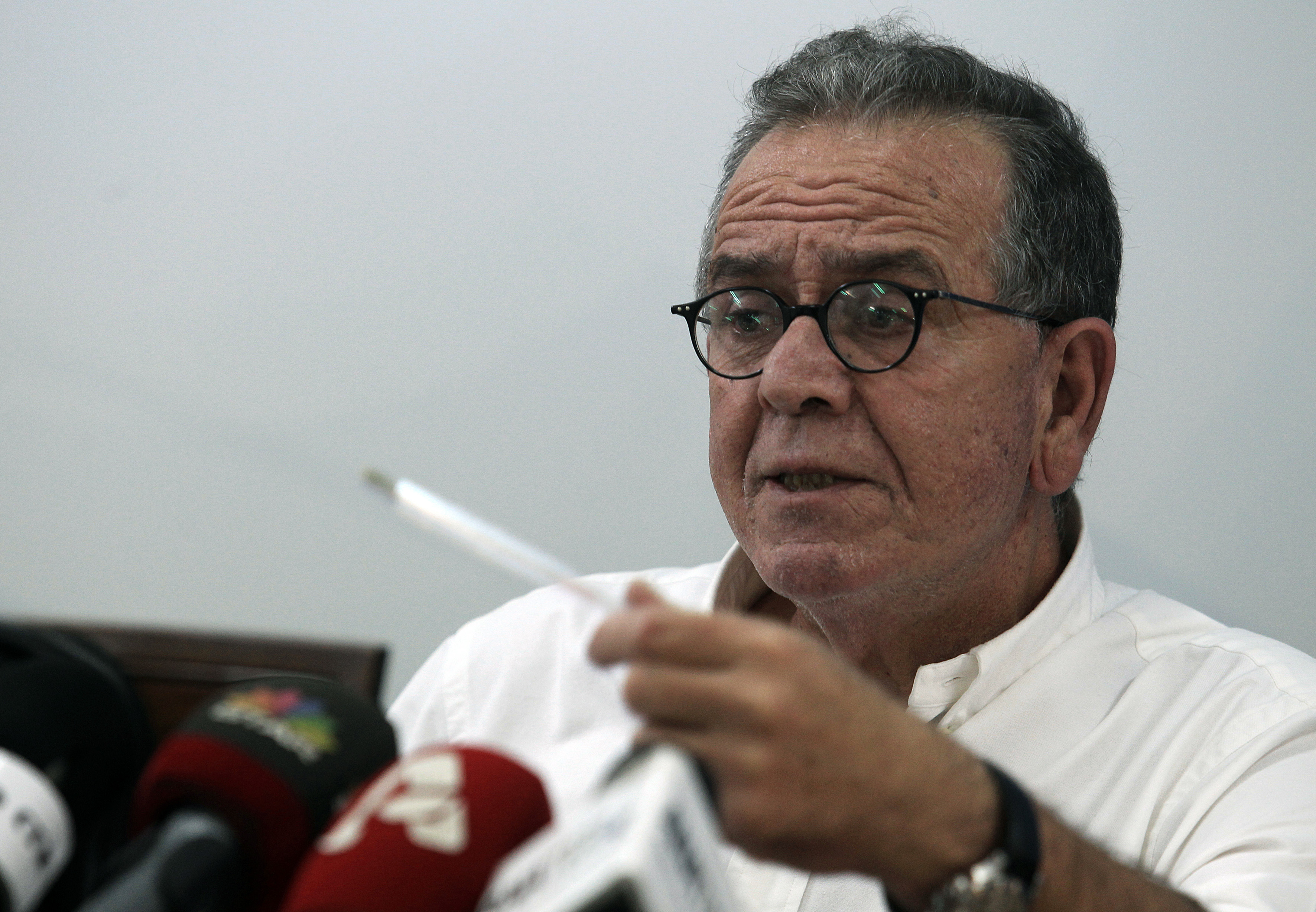 Στο γήπεδο του χόκεϊ οι πρόσφυγες για περίοδο τριών μηνών