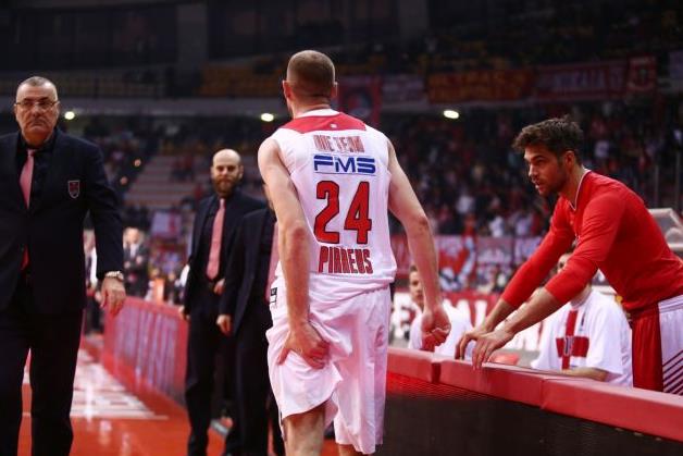 Με το… 2016 θα επιστρέψει ο Λοτζέσκι στα ματς του Ολυμπιακού