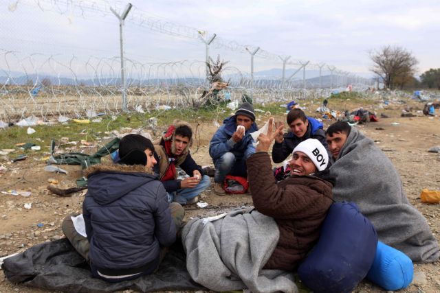 Προσφυγικό: 3.500 πέρασαν στην ΠΓΔΜ, άλλοι 4.000 στον Πειραιά