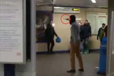 Λονδίνο: Τρεις τραυματίες από «τρομοκρατική» επίθεση με μαχαίρι
