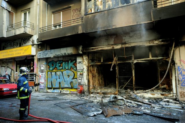 Πυρκαγιά σε κατάστημα με ρούχα στα Εξάρχεια