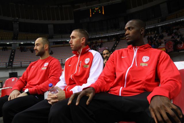 Χωρίς Σπανούλη, Λοτζέσκι, αλλά με Τζέιμς ο Ολυμπιακός στη Λιμόζ