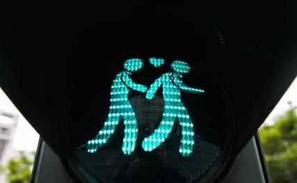 Αποσύρθηκαν οι «γκέι σηματοδότες» από την αυστριακή πόλη Λιντς