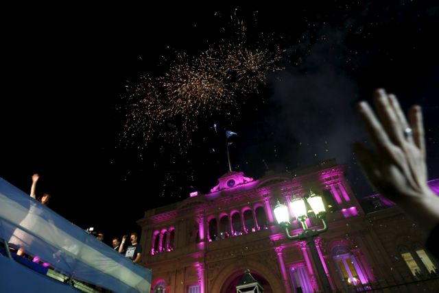 Αποχαιρετιστήρια λαοθάλασσα στην Αργεντινή για την πρόεδρο Φερνάντες