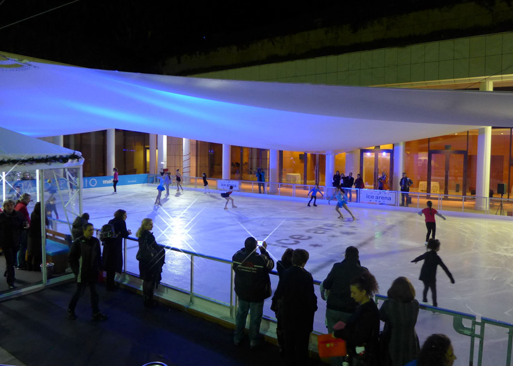 Χριστούγεννα στο Μέγαρο με εκδηλώσεις και πατινάζ