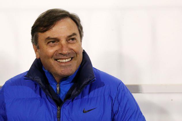 Παραμένει στον πάγκο του Απόλλωνα Σμύρνης ο Τεννές