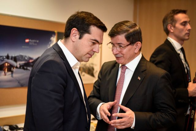 Τσίπρας προς Νταβούτογλου: Ανάγκη μείωσης των μεταναστευτικών ροών